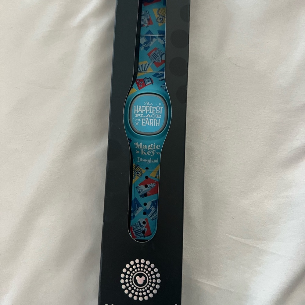 Disneyland Magic Key Magic Band - Picture 3 of 5